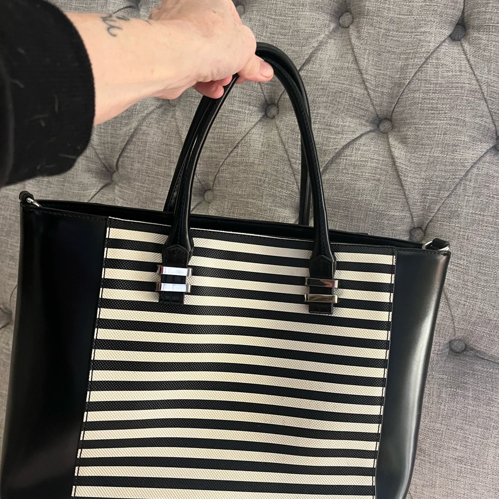 Black and white Handbag